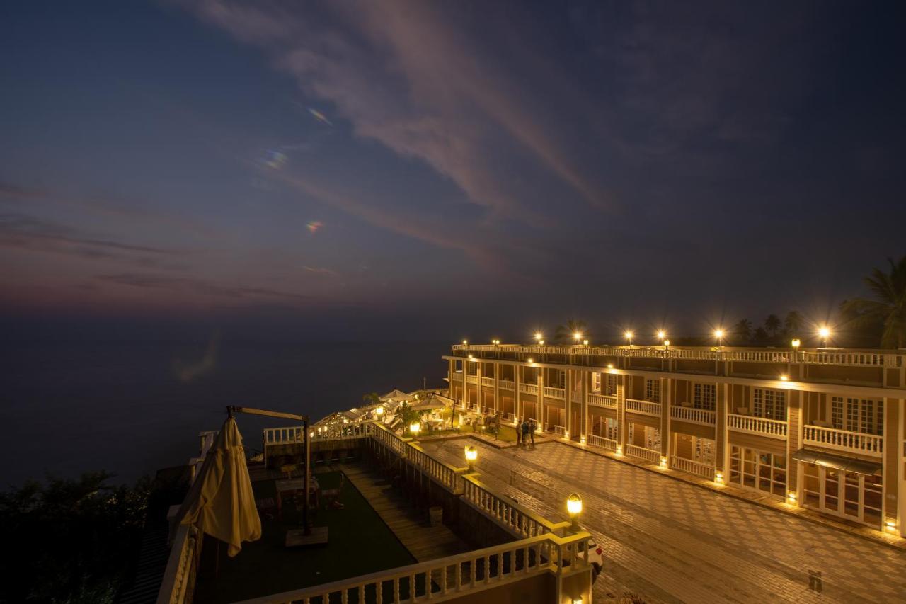 State Beach Resort And Spa Cananor Exterior foto